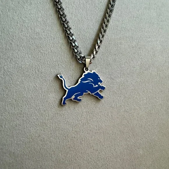Detroit Lions Necklace - Blue Pendant - 5mm Cuban - 22" Chain - NFL Football - Picture 2 of 4